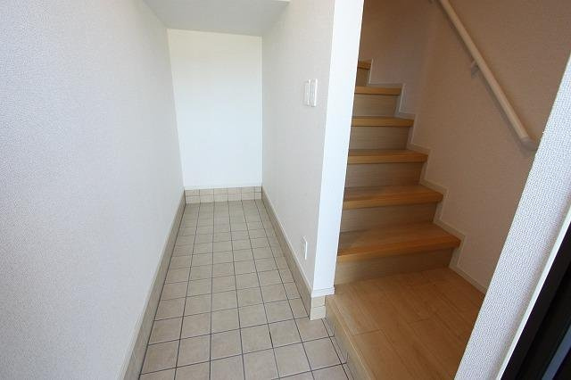 フォルトーナ　Ｓの玄関|ゆったりとした玄関です