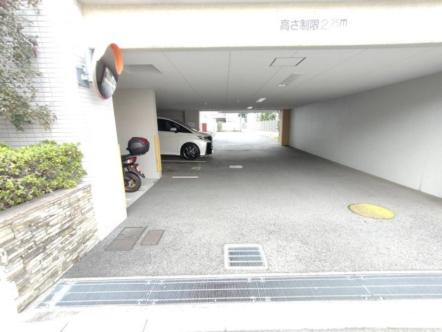 プレシェスト芦屋の駐車場