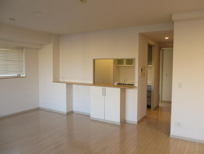 プレシェスト芦屋の居間・リビング