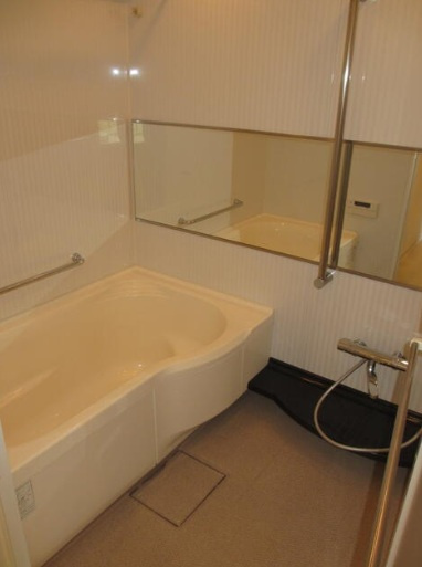 プレシェスト芦屋の浴室
