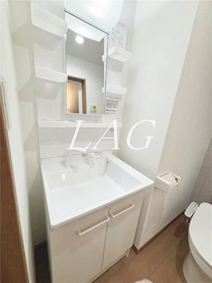 【洗面所】 | こもれびテラス橋本 | 独立洗面台です。（同仕様設備です。）