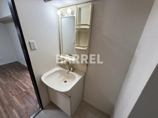 コートハウス神田の独立洗面台