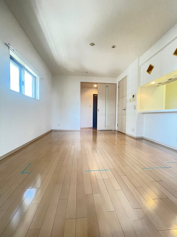 プレサンス三宮花時計前の居間・リビング