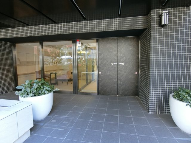 【エントランス】 | ヴィークスイート松戸
