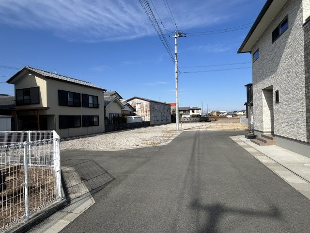 那賀川町上福井14号地の前面道路含む現地写真