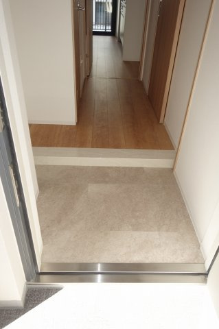 リテラス三ノ輪ウエストの玄関