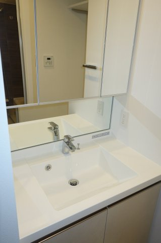 リテラス三ノ輪ウエストの独立洗面台