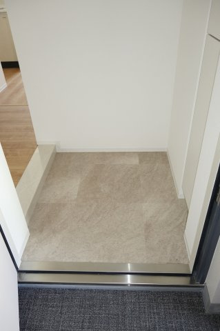 リテラス三ノ輪ウエストの玄関