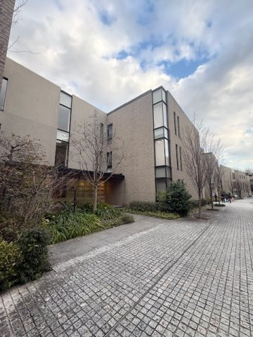 マジェス元麻布ガーデンズD棟の外観