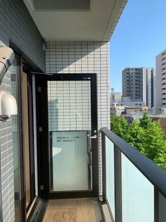 AXAS-IARETH西大島のバルコニー