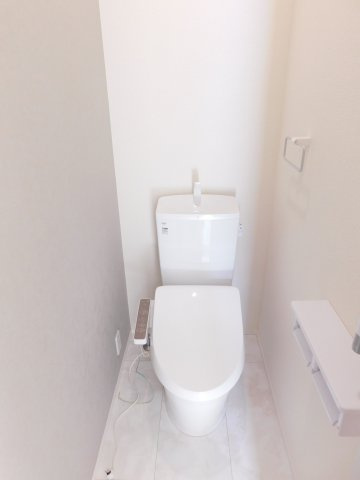愛西市西保町森浦の新築一戸建のトイレ|◇トイレ◇　　シャワートイレ２ヵ所完備！