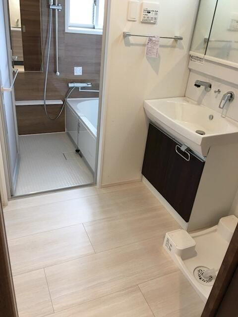 ル・プラターヌの洗面所|脱衣所