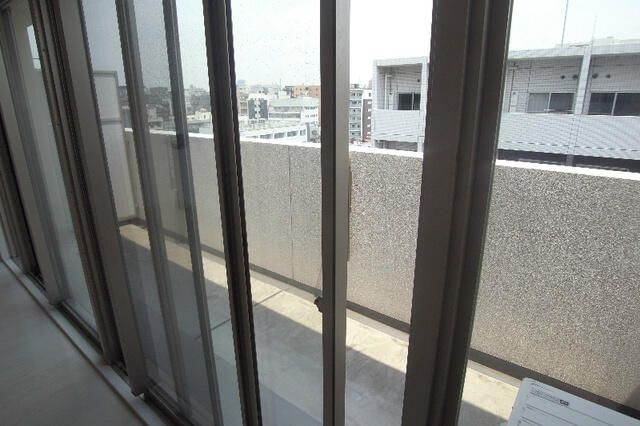 椿のバルコニー