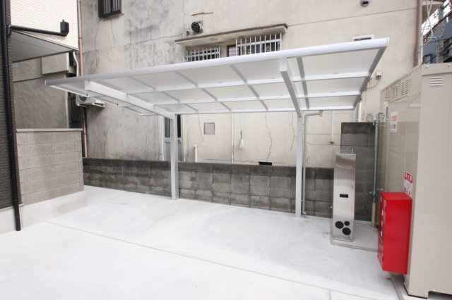 グランデロート久宝寺の駐車場