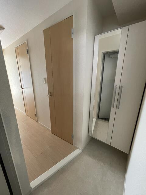 ミレドゥーエ両国の玄関| 