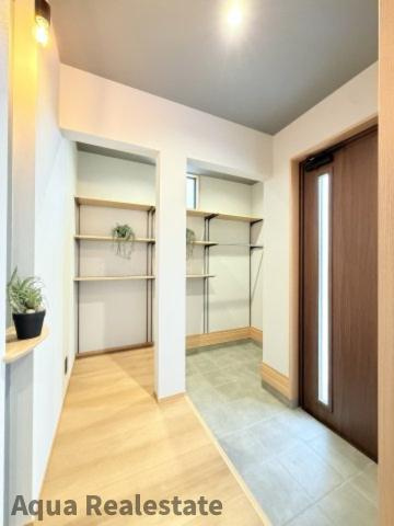 オール電化デザイナーズハウス坂出市白金町建売⑪の玄関|きれいな玄関です　※同仕様同タイプ室内写真