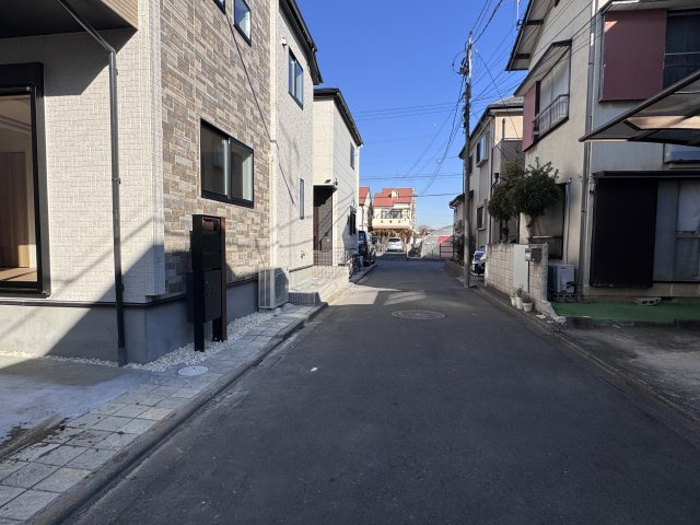 葛飾区西水元４丁目新築戸建【幸田小学校：10分】の前面道路含む現地写真|東側前面道路