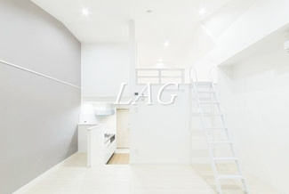 【居間・リビング】 | ラブリーレジデンス幕張 | 洋室のお部屋です。