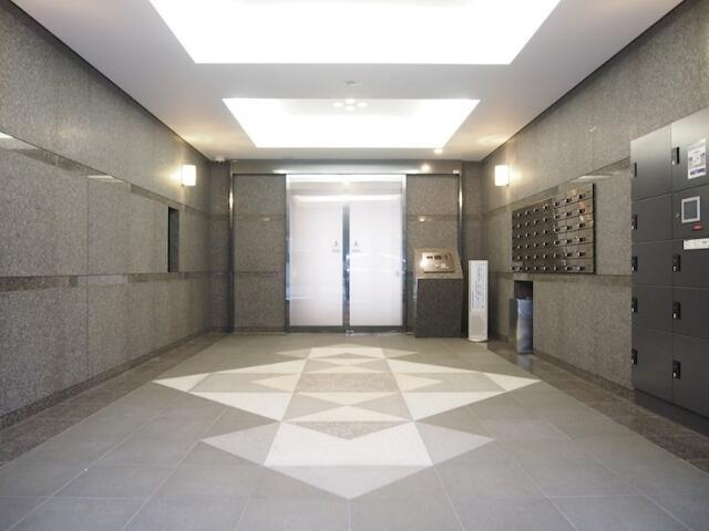 ルーブル両国弐番館のロビー| 