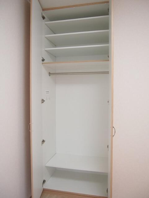 ルーブル両国弐番館の収納|クローゼット 