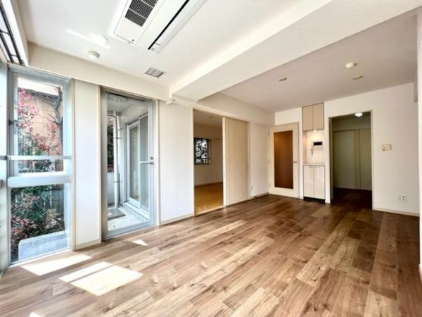 ウヴラージュ広尾の居間・リビング