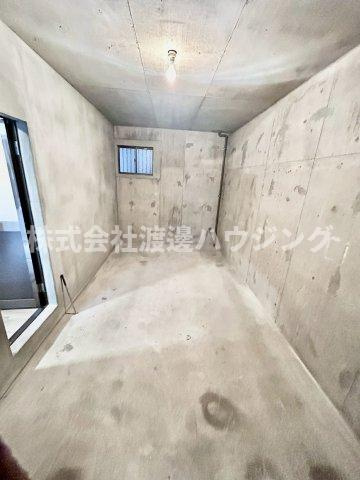 平野区瓜破４丁目一戸建の駐車場|高さ2.1m、奥行き4.8ｍ、幅2.4ｍ。