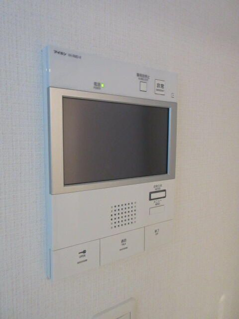 プレセダンヒルズ向島EASTのセキュリティ|モニター付きインターホン