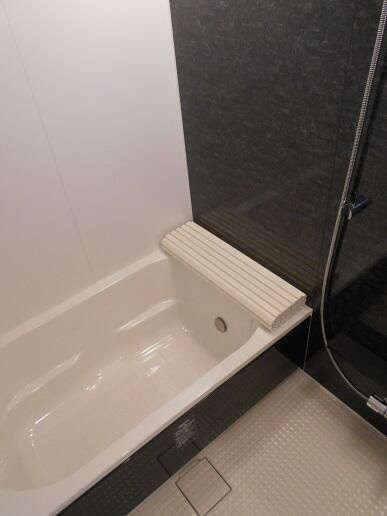 プレセダンヒルズ向島EASTの浴室