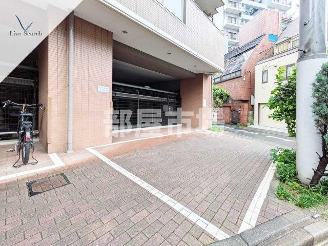 クリオ文京本駒込の駐車場