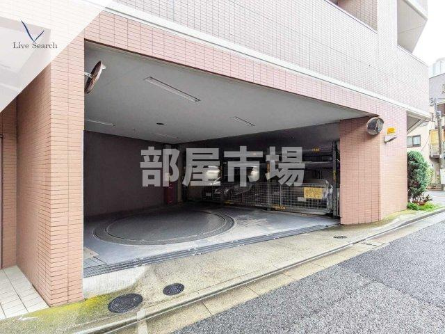 クリオ文京本駒込の駐車場