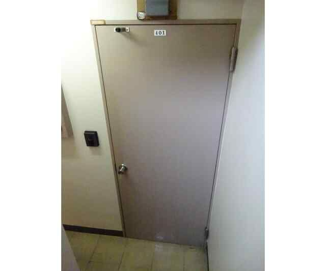 千石柳澤マンションの玄関