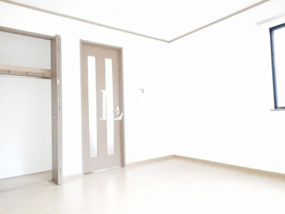 【居間・リビング】 | サニーホームハザマ | 洋室のお部屋です。