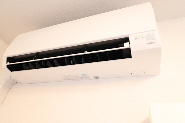 【設備】 | Dimorare | 302　リビングエアコン