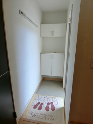 下駄箱付の玄関です♪