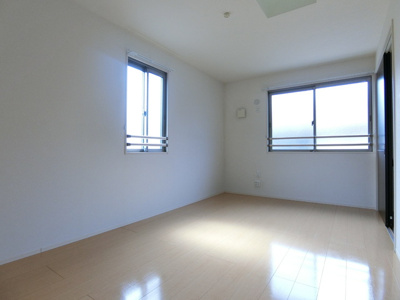 ２面採光の洋室です♪