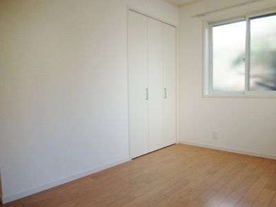 洋室５．８帖　２面採光