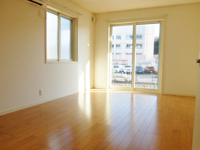 南向き、２面採光のリビング！