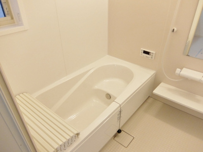 追い焚き、浴室乾燥機　（風呂蓋は設備ではありません）