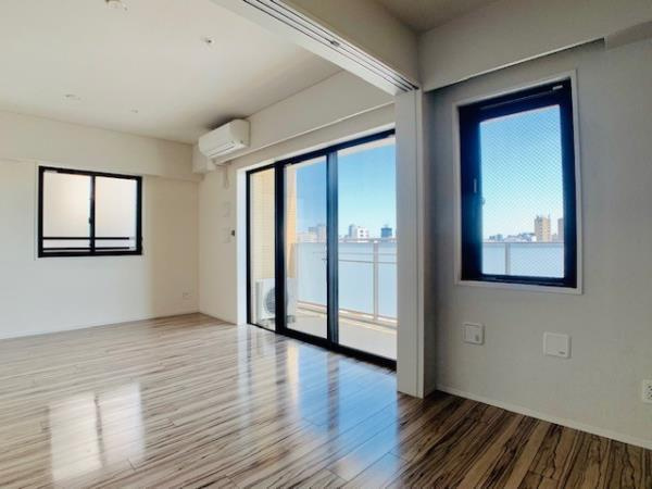 イニシアイオ西麻布の居間・リビング