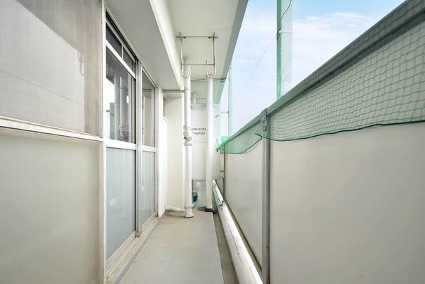 ビレッジハウス向台タワー1号棟のバルコニー|ビレッジハウスの同一物件・同一タイプの間取りの写真です