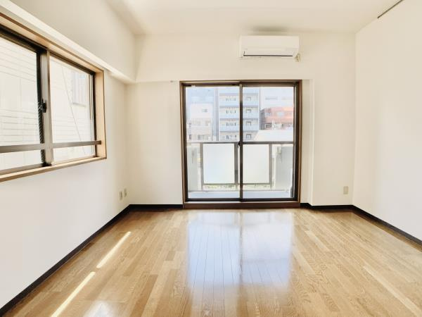 リュミエール三田の居間・リビング