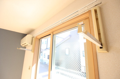 リビング　室内物干し機