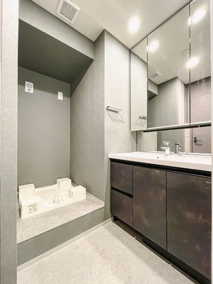 【洗面所】 | ロイヤルパークス有明 | ※写真は同タイプ住戸です。