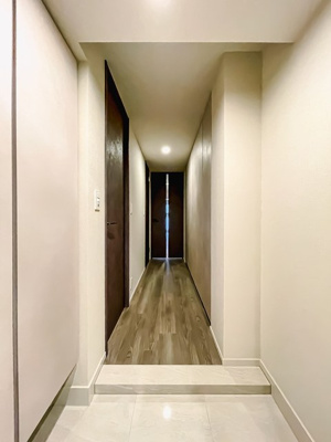 【玄関】 | ロイヤルパークス有明 | ※写真は同タイプ住戸です。