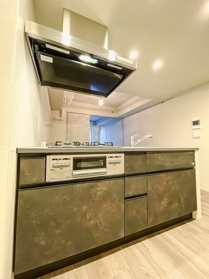 【キッチン】 | ロイヤルパークス有明 | ※写真は同タイプ住戸です。