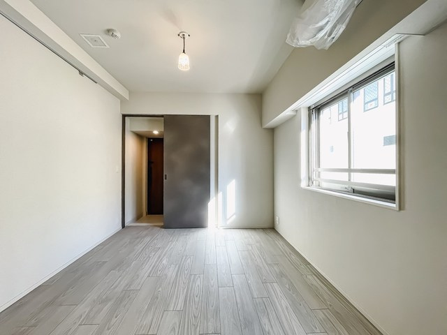 【居間・リビング】 | ロイヤルパークス有明 | ※写真は同タイプ住戸です。