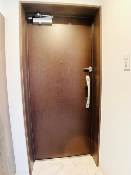 コンポジット門前仲町サウスの玄関