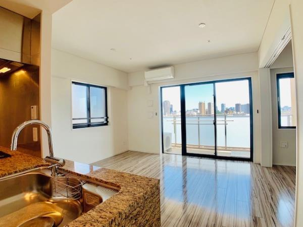 イニシアイオ西麻布の居間・リビング