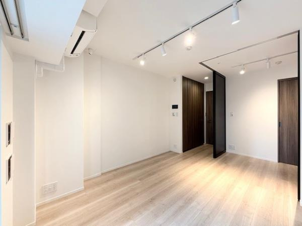 ルネサンス赤坂プレミアムコートの居間・リビング