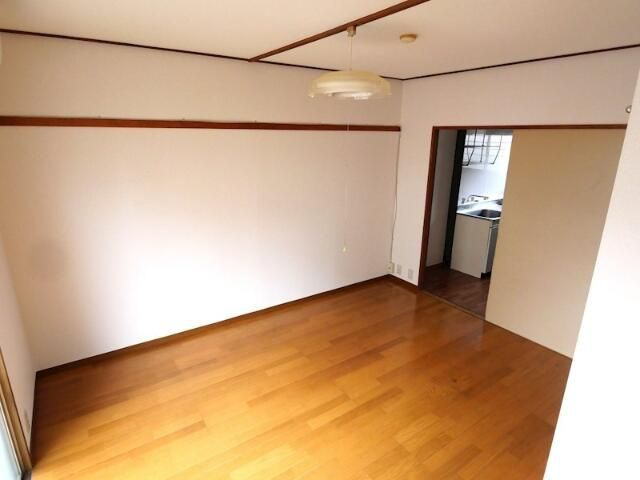 麻生ハイツの洋室